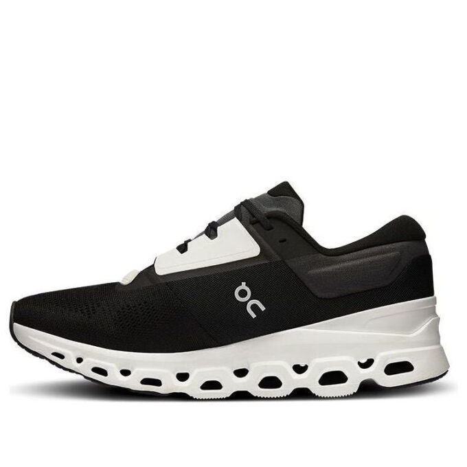 ON Cloudstratus 3 “Black Frost”