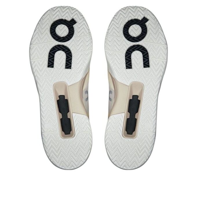 The Roger Advantage Pro “Cream Black”